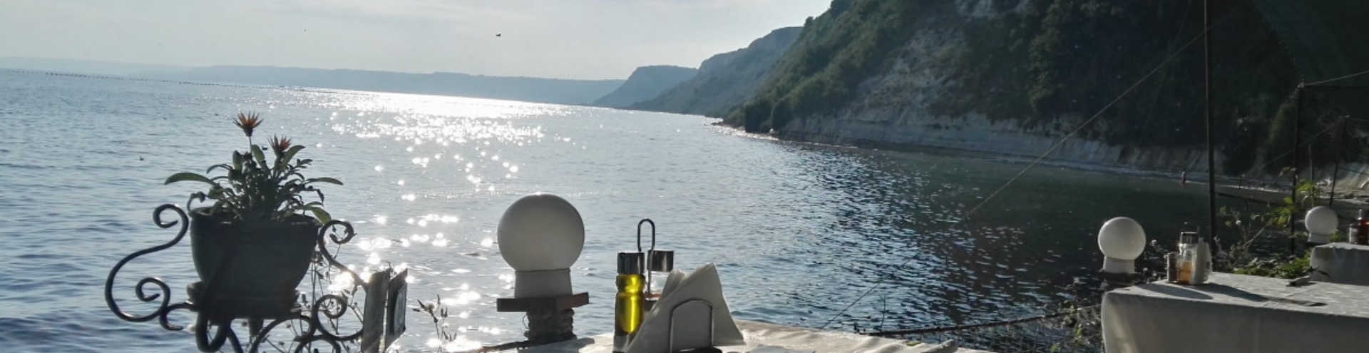 //s1.travix.com/bl/blog-varna-musselfarm-xlarge.jpg