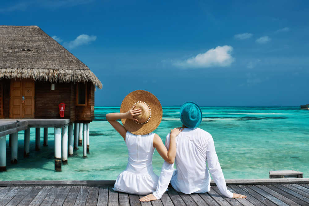 http://s1.travix.com/blog/as/asia-maldives-couple-relaxing-medium.jpg