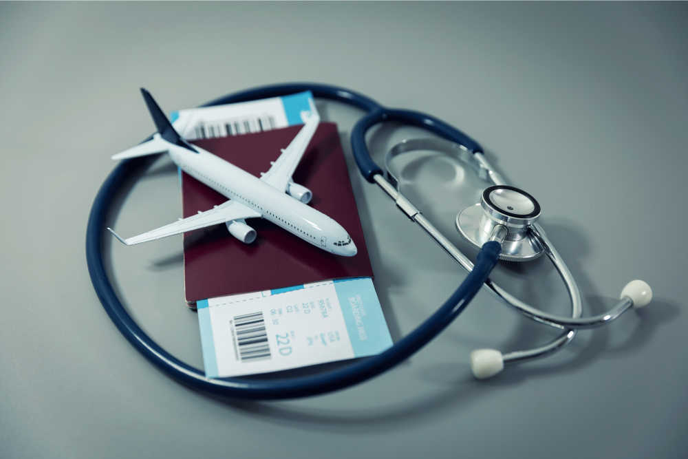 Pre travel Medical Emergency Preparation Tips BudgetAir easyjet-reclama-es-conhe-a-contactos-do-suporte-ao-cliente