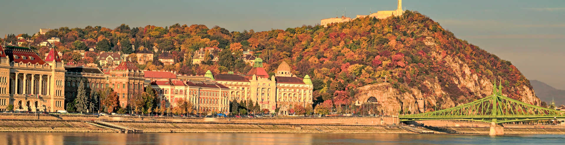 //s1.travix.com/eu/europe-hungary-budapest-gellert-mountain-xlarge.jpg