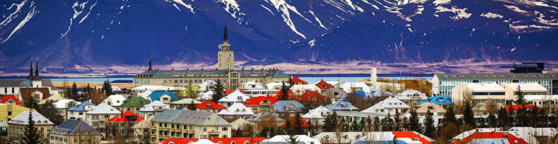 //s1.travix.com/eu/europe-iceland-reykjavik-view-mountain-xlarge.jpg