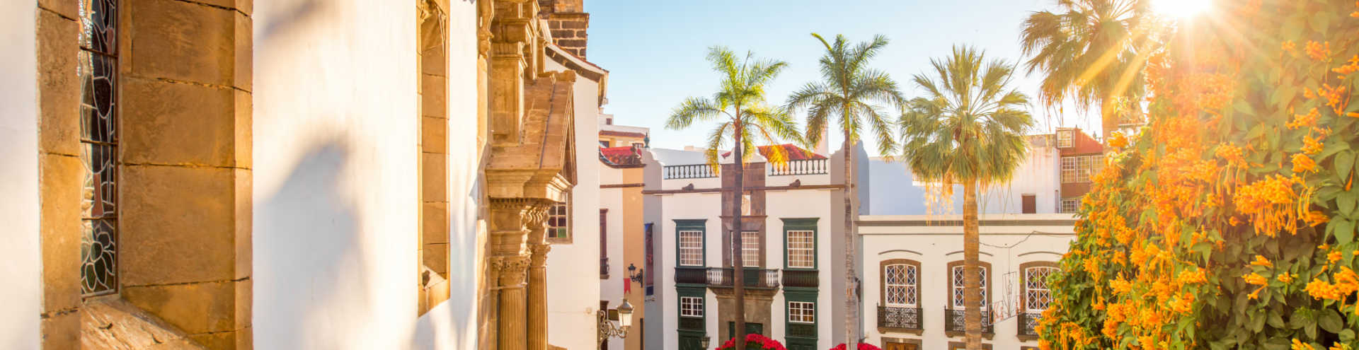 //s1.travix.com/eu/europe-spain-tenerife-city-xlarge.jpg