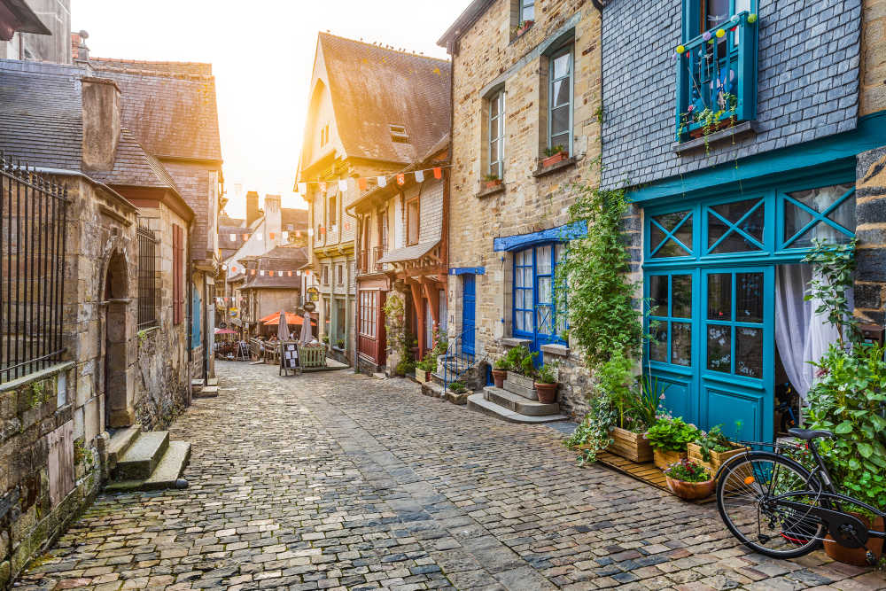 Het romantische straatbeeld van Bretagne in Frankrijk