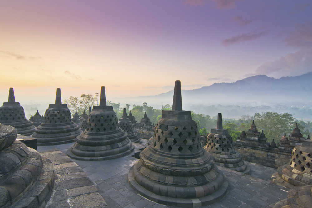ผลการค้นหารูปภาพสำหรับ บุโรพุทโธ"
