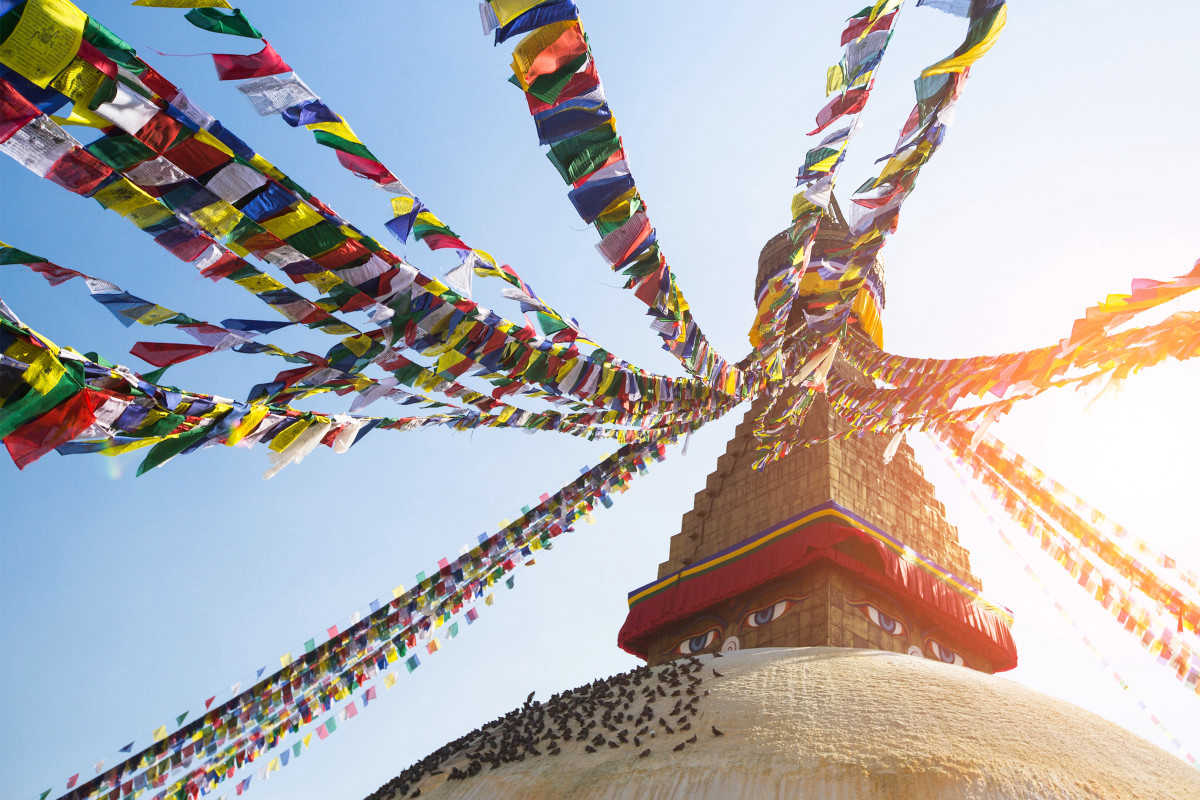 https://s1.travix.com/as/asia-nepal-kathmandu-temple-prayer-flags-large.jpg
