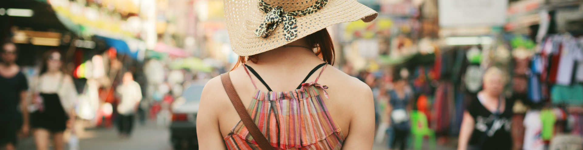https://s1.travix.com/as/asia-thailand-bangkok-street-xlarge.jpg