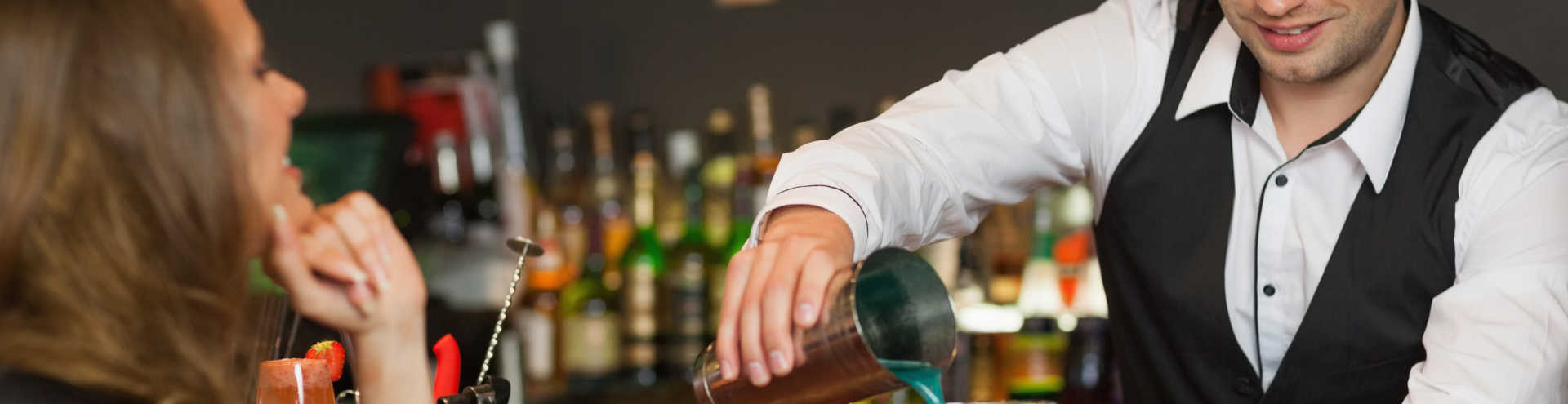 //s1.travix.com/bl/blog-bartender-xlarge.jpg