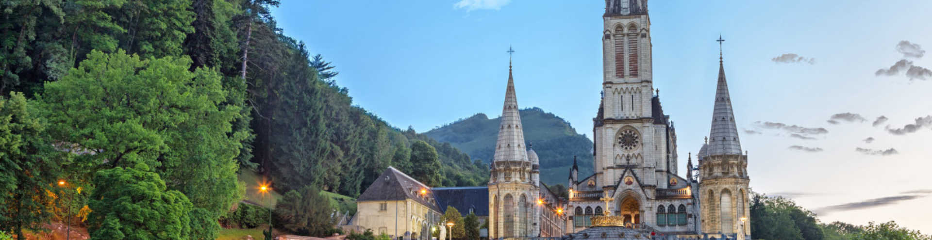 //s1.travix.com/bl/blog-heilige-plaatsen-lourdes-xlarge.jpg