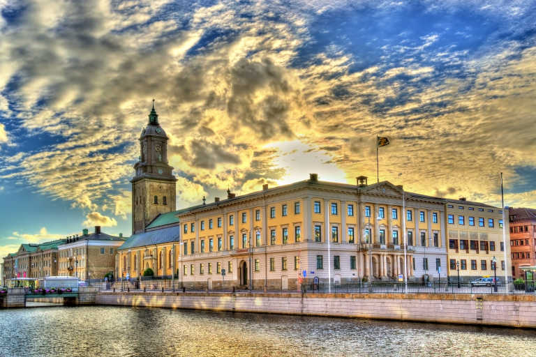 europe-sweden-gothenburg-church-river-clouds-sun