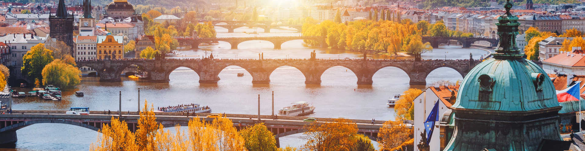 https://s1.travix.com/eu/europe-czech-republic-prague-city-view-fall-xlarge.jpg