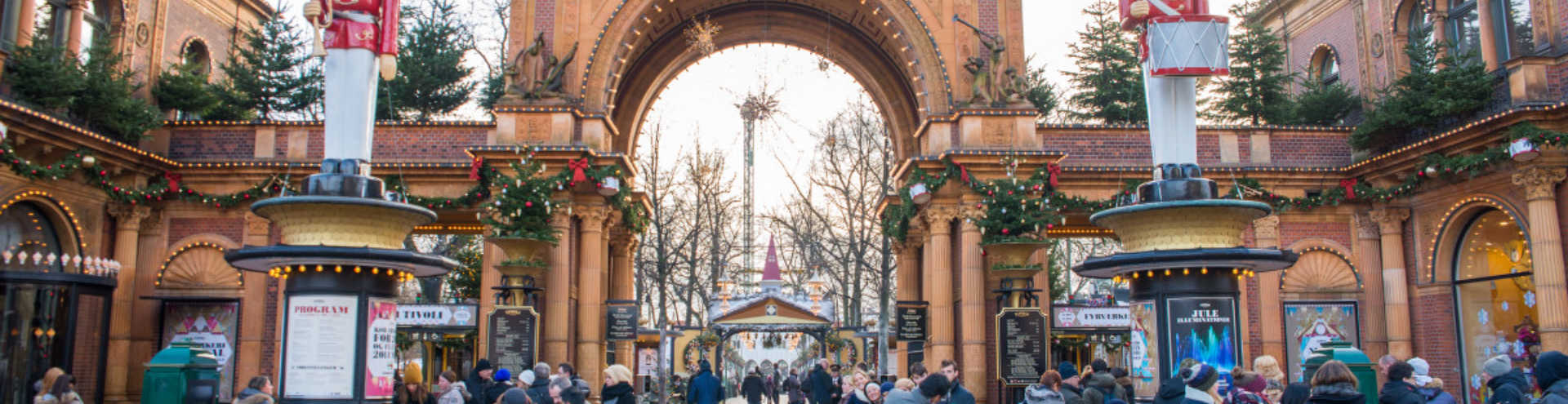 https://s1.travix.com/eu/europe-denmark-copenhage-tivoli-christmas-xlarge.jpg