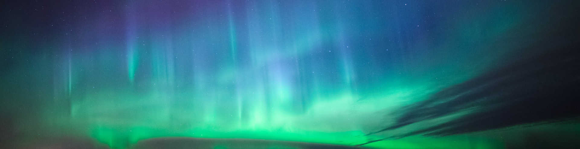 https://s1.travix.com/eu/europe-finland-northern-lights-xlarge.jpg