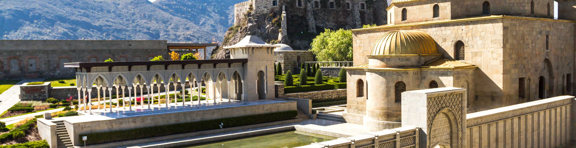 https://s1.travix.com/eu/europe-georgia-rabati-castle-xlarge.jpg