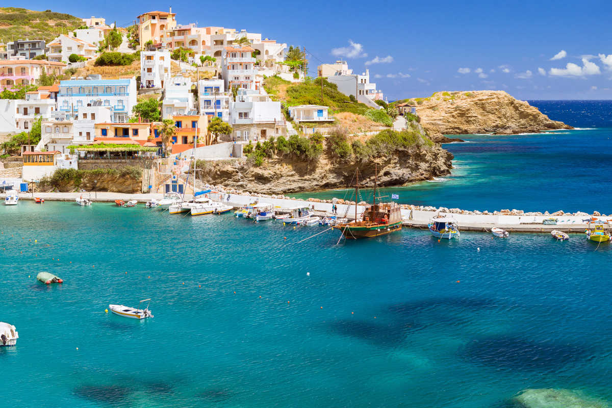 https://s1.travix.com/eu/europe-greece-crete-bali-beach-sea-large.jpg