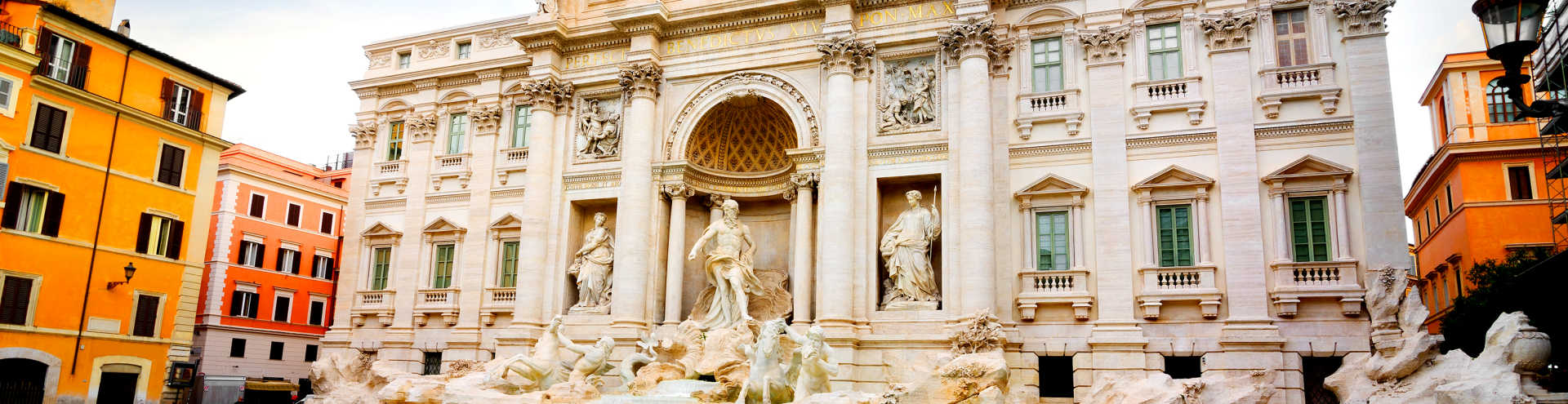 https://s1.travix.com/eu/europe-italy-rome-trevi-fountain-xlarge.jpg