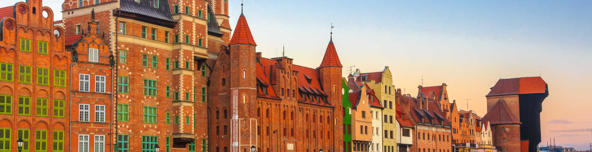 https://s1.travix.com/eu/europe-poland-gdansk-riverside-xlarge.jpg