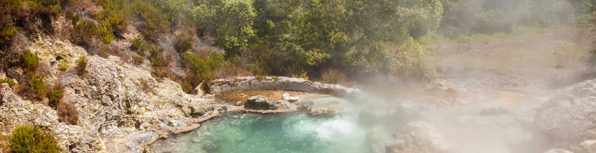 https://s1.travix.com/eu/europe-portugal-azores-furnas-hotspring-xlarge.jpg