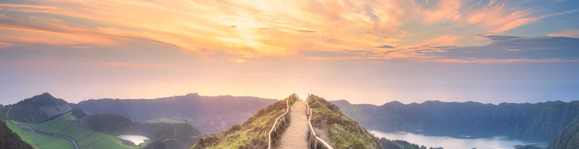https://s1.travix.com/eu/europe-portugal-azores-mountain-xlarge.jpg