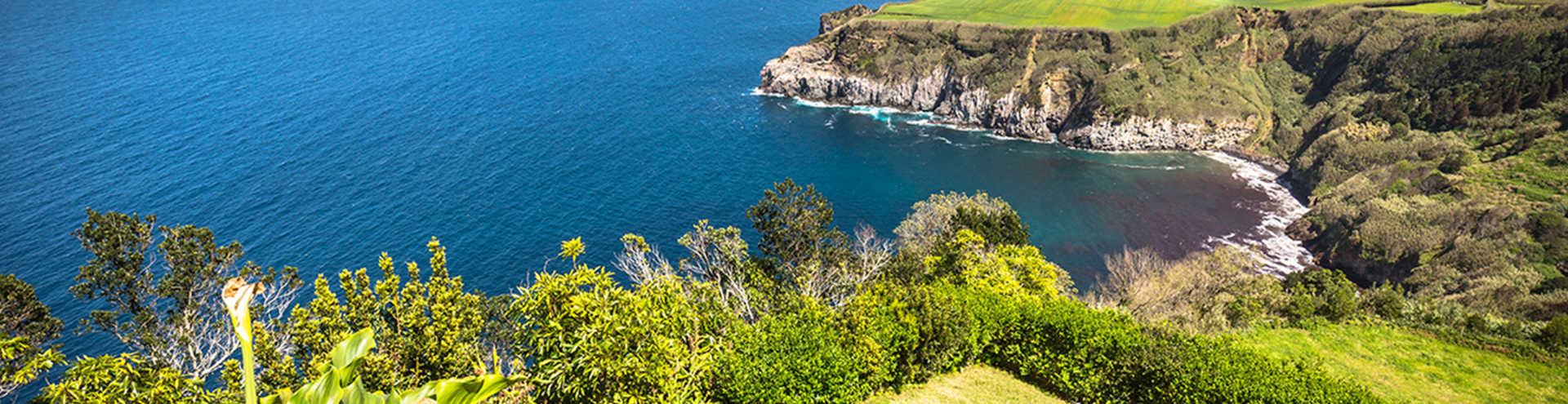 https://s1.travix.com/eu/europe-portugal-azores-sao-jorge-island-xlarge.jpg