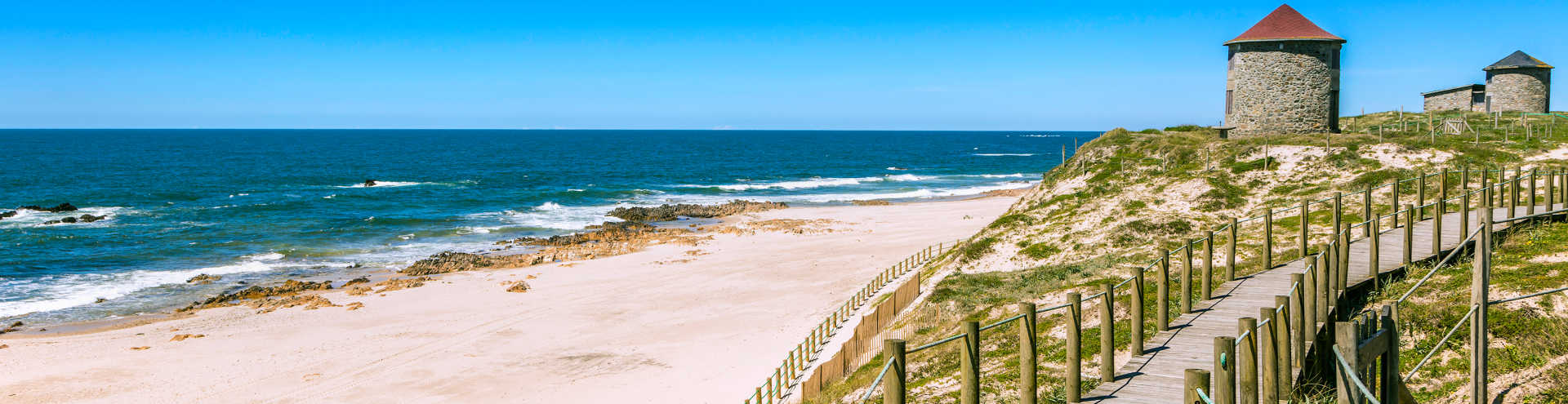 https://s1.travix.com/eu/europe-portugal-esposende-beach-xlarge.jpg