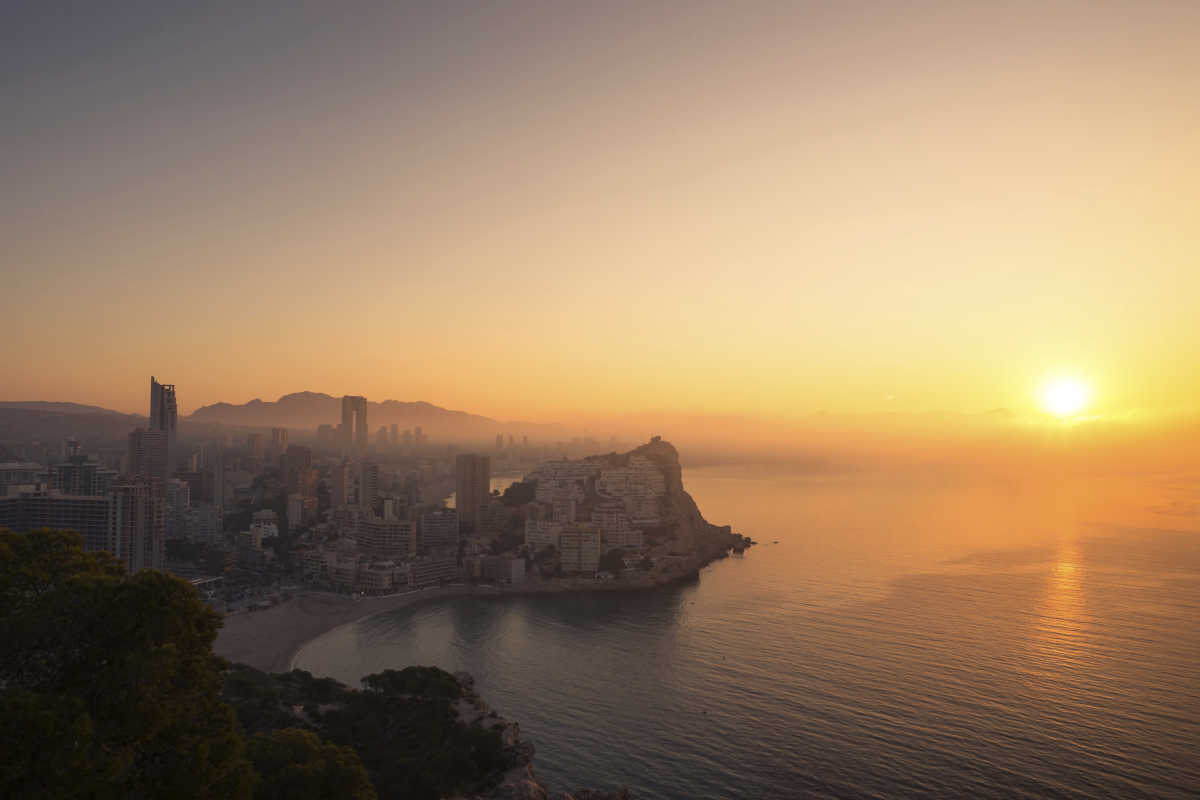 //s1.travix.com/eu/europe-spain-alicante-sun-city-large.jpg
