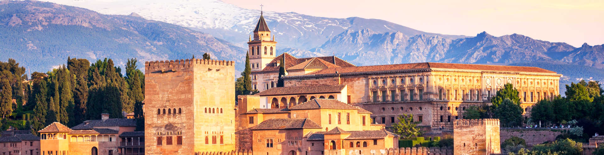 https://s1.travix.com/eu/europe-spain-andalucia-granada-xlarge.jpg