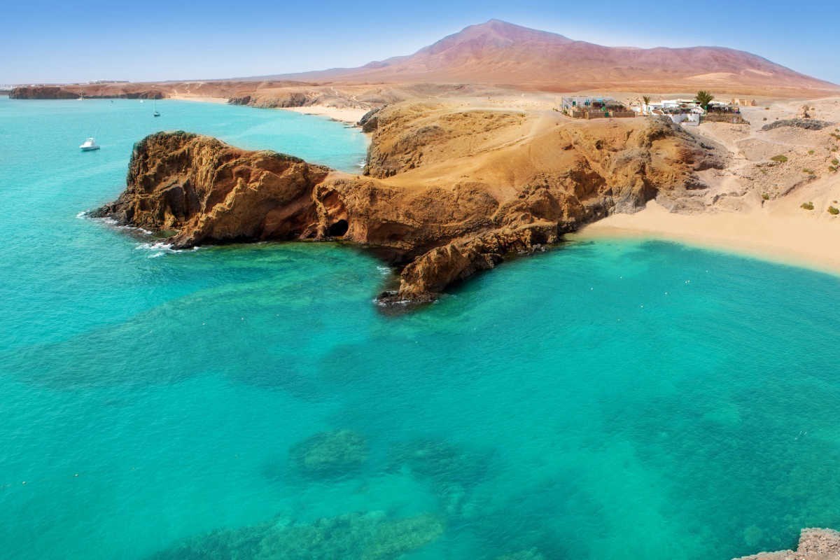 https://s1.travix.com/eu/europe-spain-canary-islands-lanzarote-sea-large.jpg