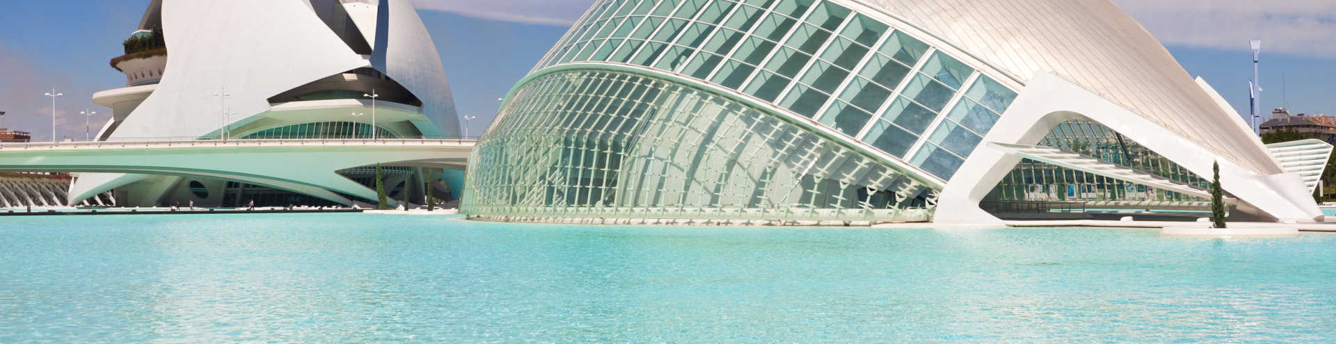 https://s1.travix.com/eu/europe-spain-valencia-ciudad-artes-ciencias-xlarge.jpg