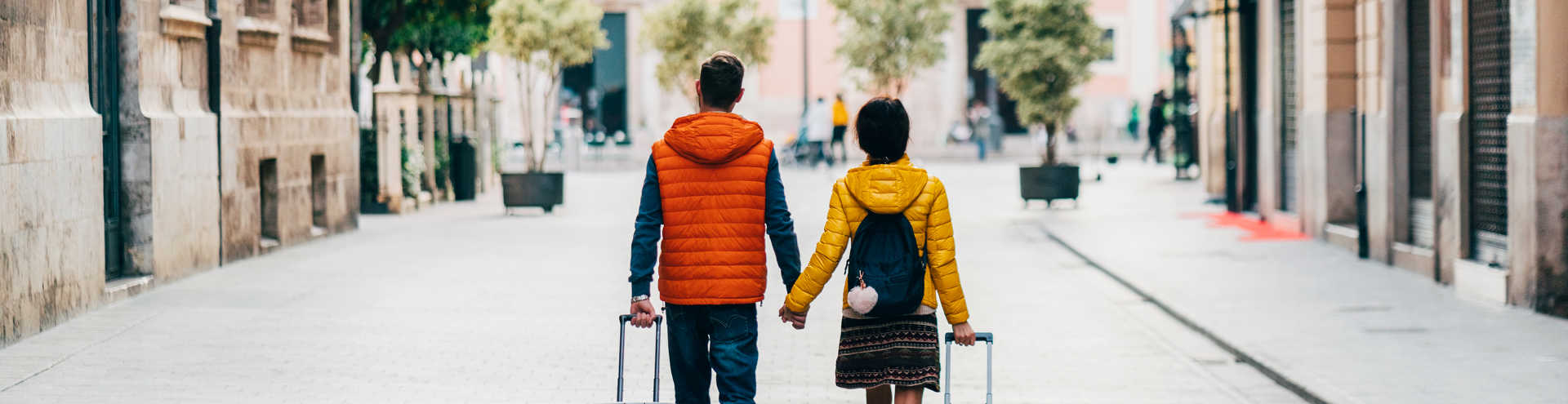 https://s1.travix.com/eu/europe-spain-valencia-couple-travel-generic-xlarge.jpg