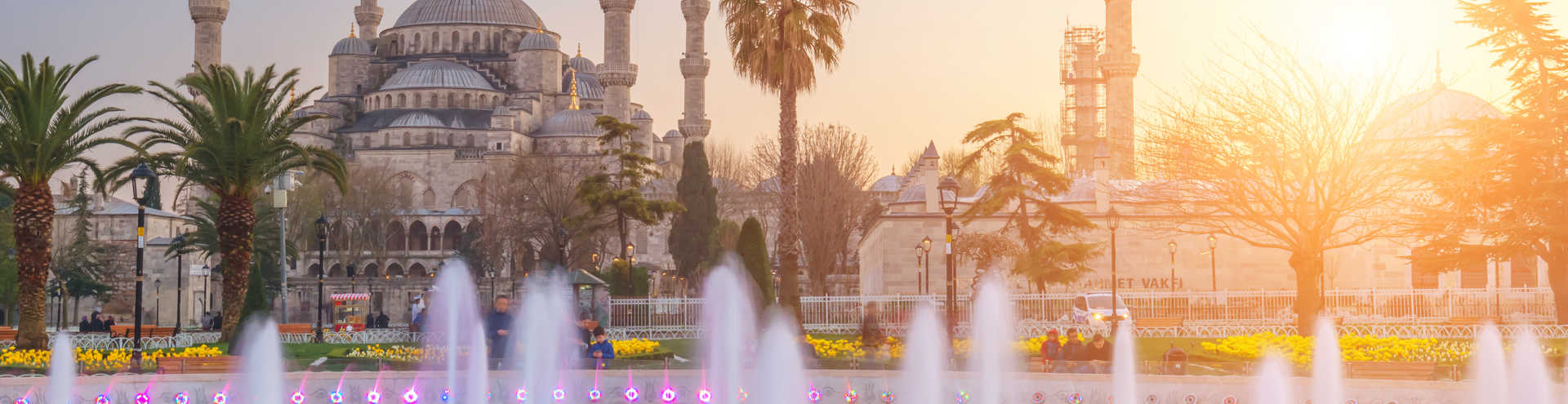 https://s1.travix.com/eu/europe-turkey-istanbul-blue-mosk-fountain-xlarge.jpg