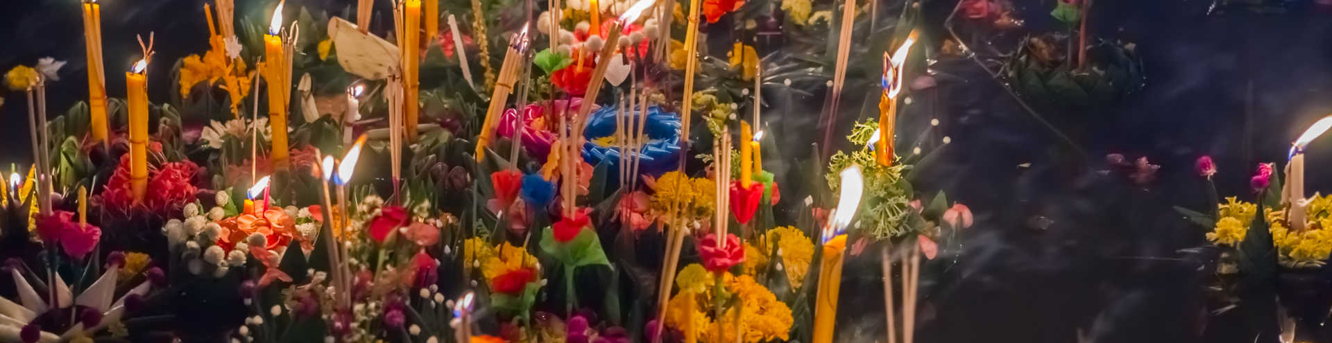 https://s1.travix.com/ge/general-loy-krathong-festival-thailand-xlarge.jpg
