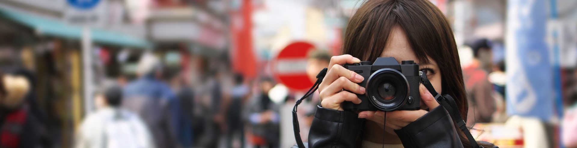 https://s1.travix.com/ge/general-traveler-asia-japan-taking-pictures-camera-xlarge.jpg
