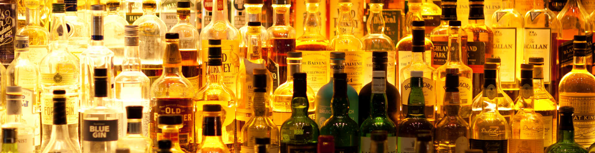 https://s1.travix.com/ge/generic-bottles-drink-bar-xlarge.jpg