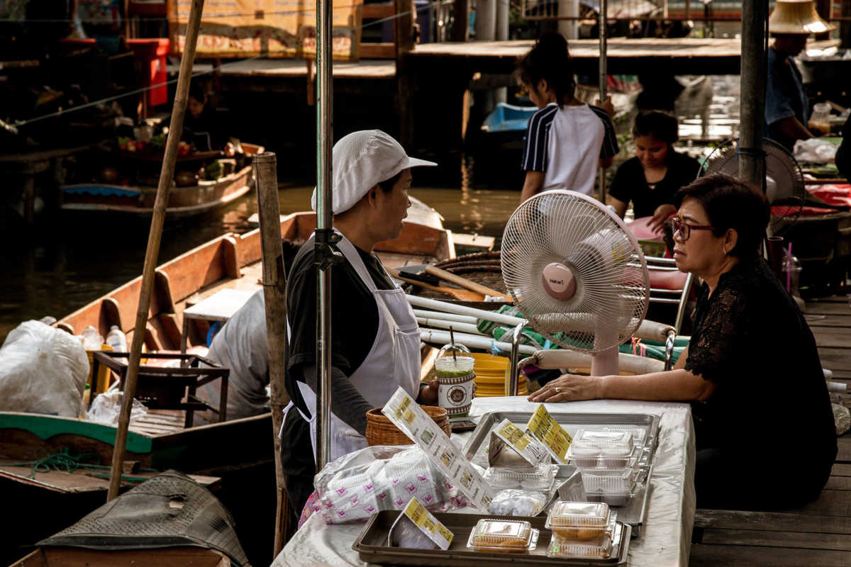 //s1.travix.com/ge/generic-thailand-bangkok-floating-market3-large.jpg