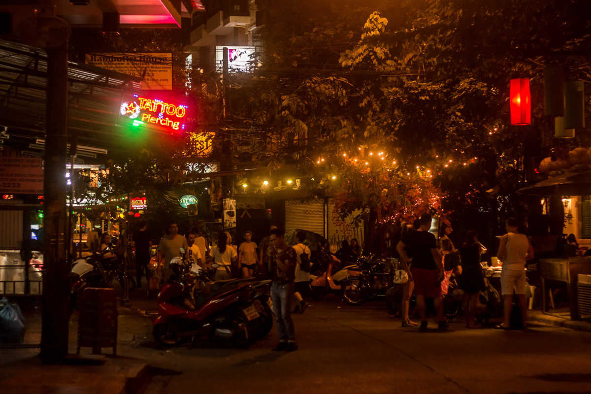 //s1.travix.com/ge/generic-thailand-bangkok-khao-san-road-large.jpg