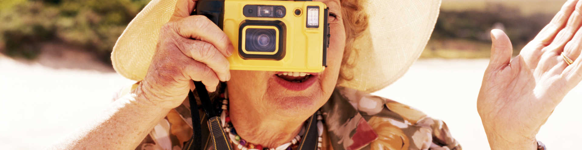 //s1.travix.com/ge/generic-tourist-picture-camera-xlarge.jpg
