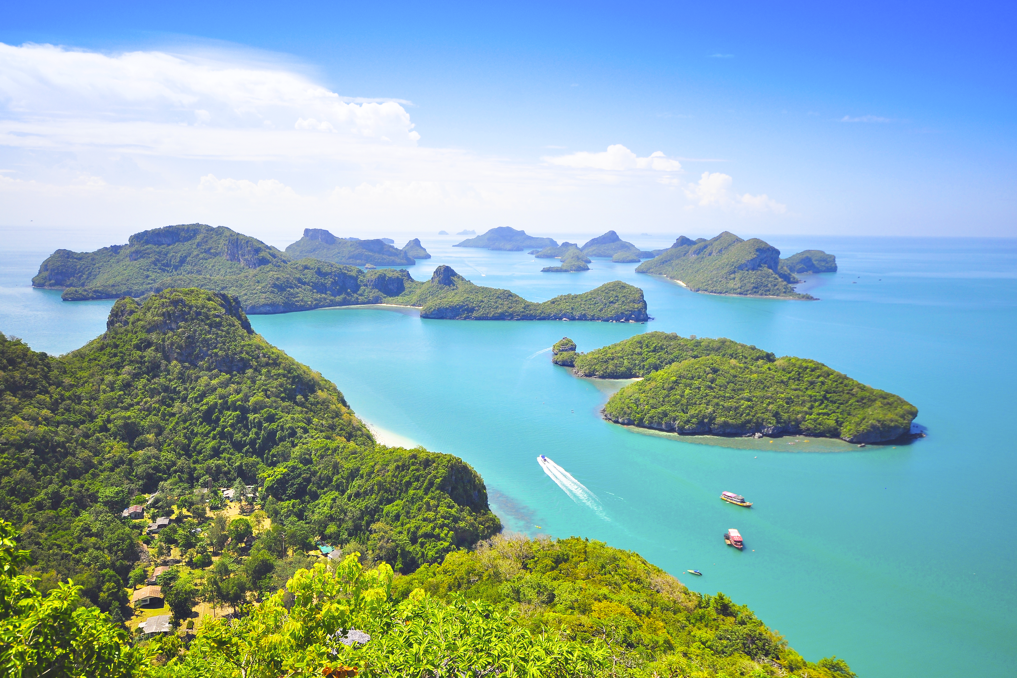 https://s1.travix.com/images/asia-thailand-koh-samui-beach-boats.png