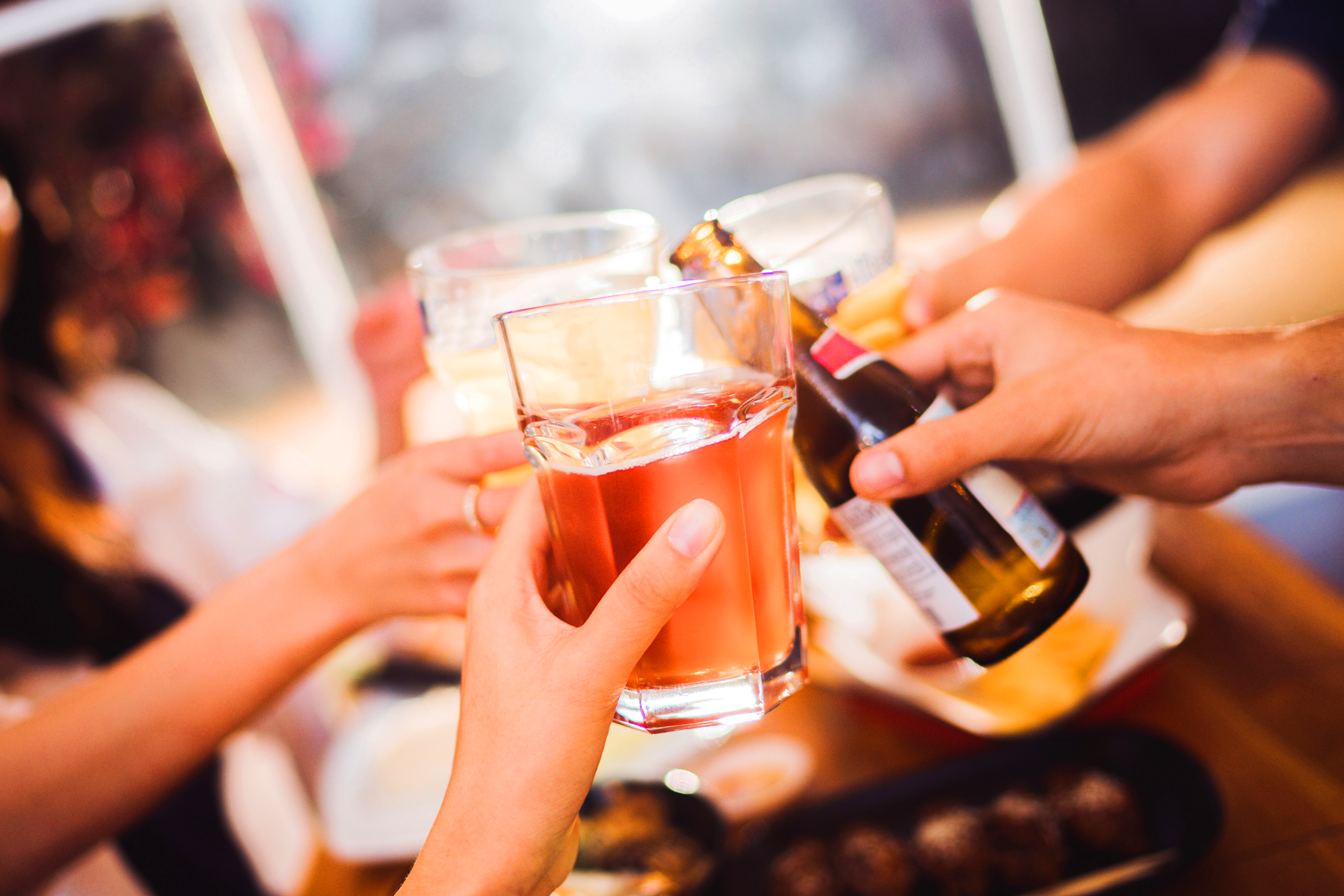 https://s1.travix.com/images/general-group-friends-cheers-drinking.png