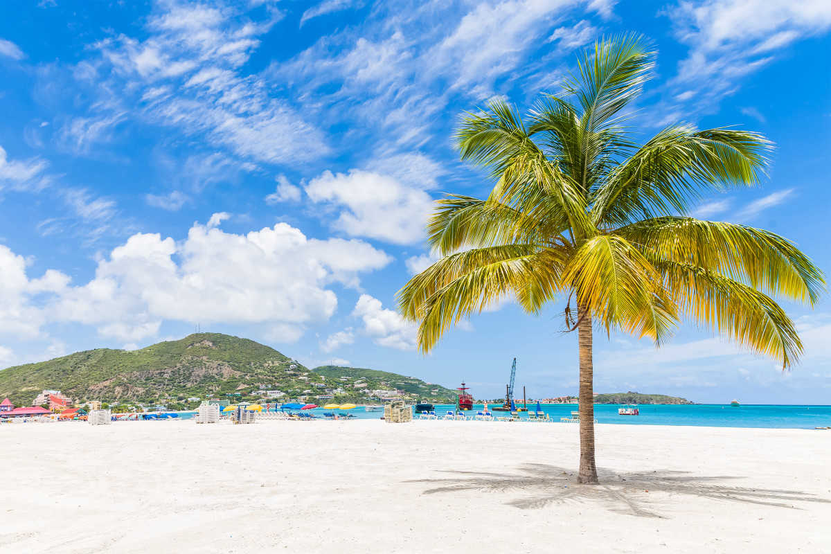 https://s1.travix.com/mi/mid-america-caribean-st-eustatius-large.jpg