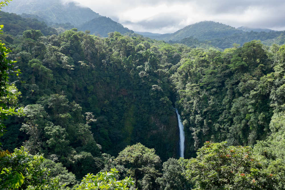 Een waterval in Monteverde