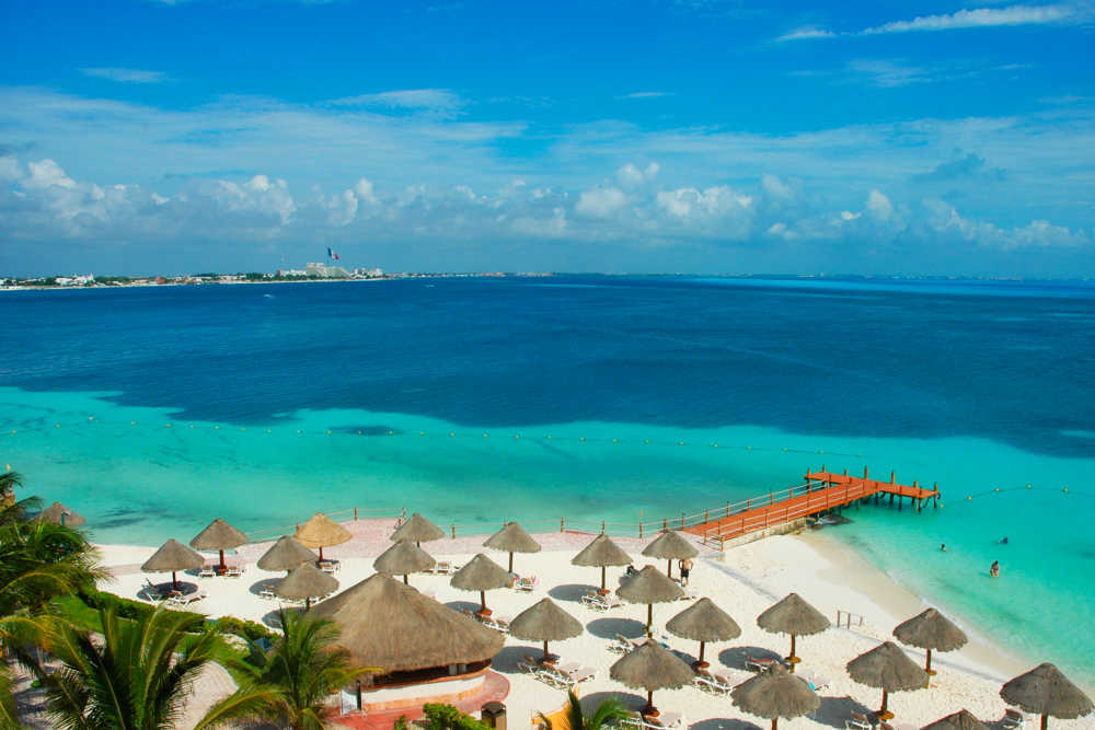 how to travel to cancun for cheap