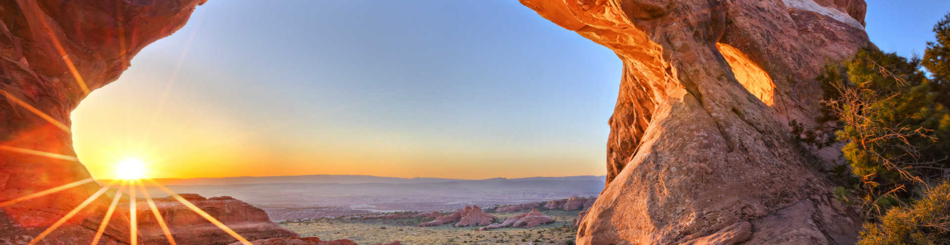 https://s1.travix.com/no/north-america-united-states-utah-arches-national-park-xlarge.jpg