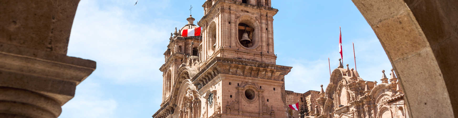 https://s1.travix.com/so/south-america-peru-cuzco-city-xlarge.jpg