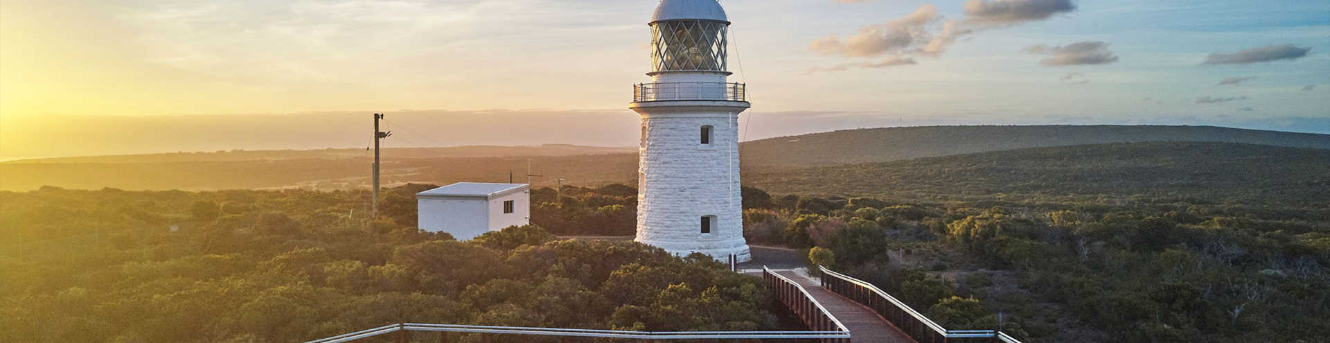 https://s1.travix.com/ta/ta-wa-magaret-river-unique-landmark-xlarge.jpg