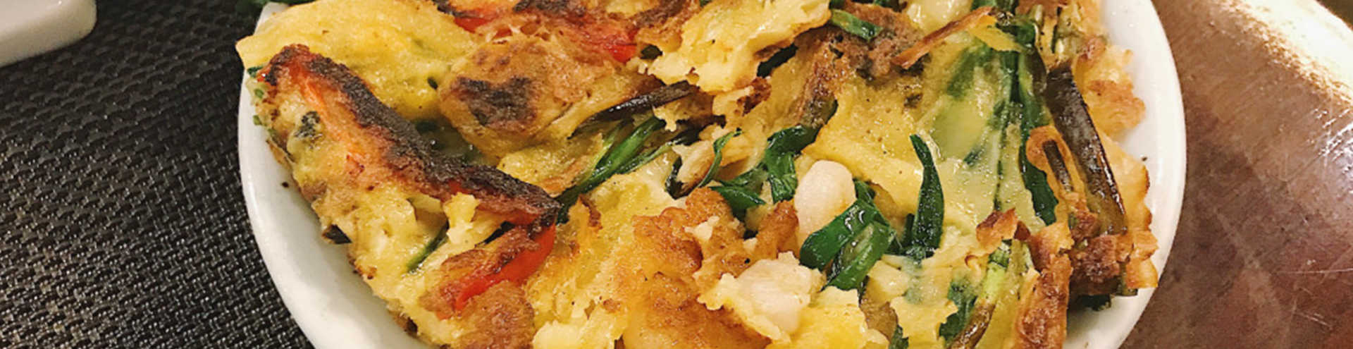 https://s1.travix.com/tb/tb-korea-blog-instagrammer-arirang-restaurant-seafood-pancake-xlarge.jpg