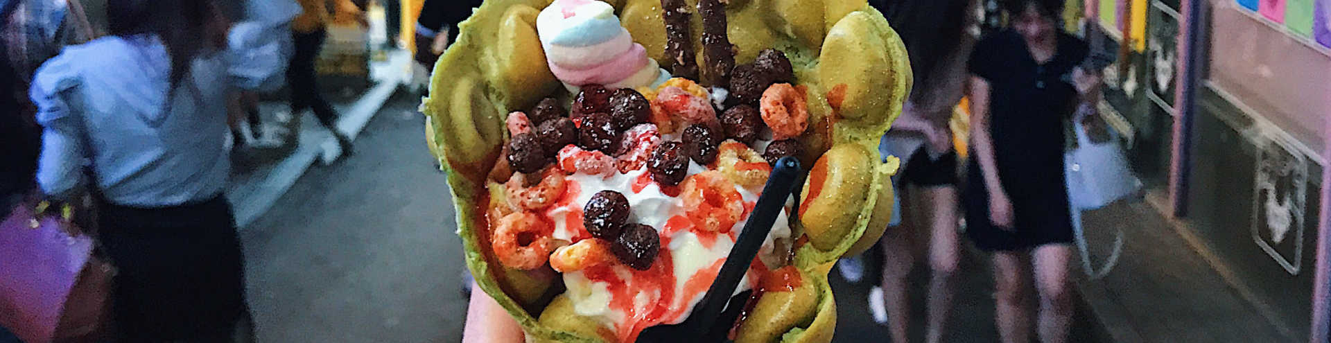 https://s1.travix.com/tb/tb-korea-instagrammer-waffle-xlarge.jpg
