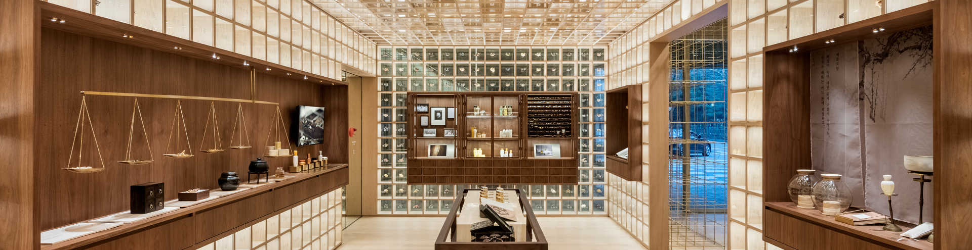 https://s1.travix.com/tb/tb-south-korea-seoul-sulwhasoo-spa-xlarge.jpg